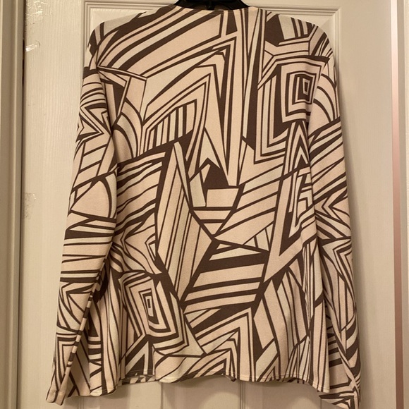 Easy wear by Chico’s woman’s top, size Chico’s 3, dark taupe & white - Picture 7 of 10